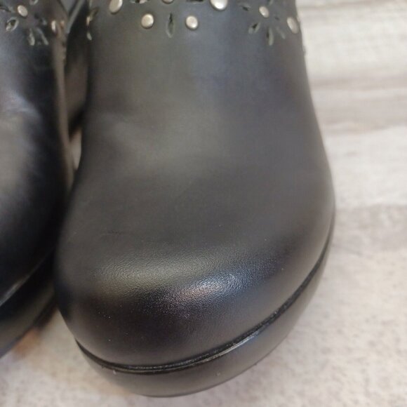 ✅Tommy Hilfiger Black Studded Leather Mules Womens Size 8.5M slip On Clogs Heels - Picture 10 of 15